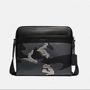 NEW‼️ COACH METALLIC CAMOUFLAGE CAMERA BAG